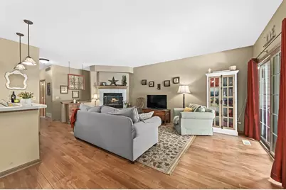 9258 W Kelly Pl, Greendale, WI 53130 - Photo 7