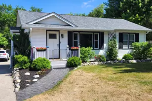 230 Kinzie Ave, Fontana, WI 53125 - Photo 1