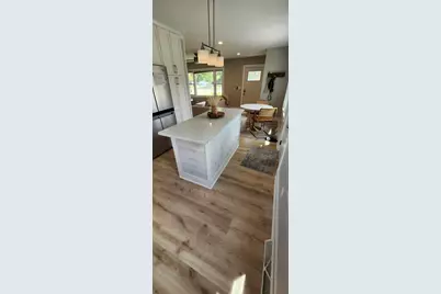 230  Kinzie Ave, Fontana, WI 53125 - Photo 5