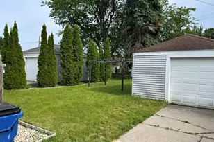 2413 Bate St, Racine, WI 53403 - Photo 35