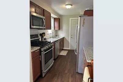 2413  Bate St, Racine, WI 53403 - Photo 9