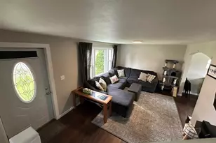 2413 Bate St, Racine, WI 53403 - Photo 5