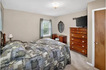 11605 W Mount Vernon Ave, Wauwatosa, WI 53226 - Photo 15