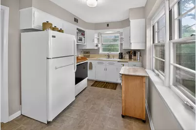 11605 W Mount Vernon Ave, Wauwatosa, WI 53226 - Photo 7