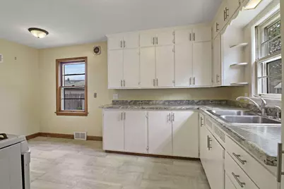 5237  35th Ave, Kenosha, WI 53144 - Photo 5