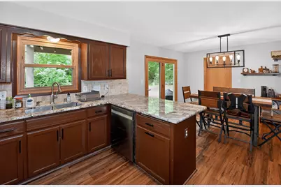 9015 S 84th St, Franklin, WI 53132 - Photo 11