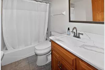 9015 S 84th St, Franklin, WI 53132 - Photo 19