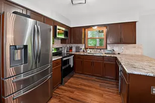 9015 S 84th St, Franklin, WI 53132 - Photo 13