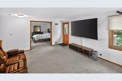 9015 S 84th St, Franklin, WI 53132 - Photo 29