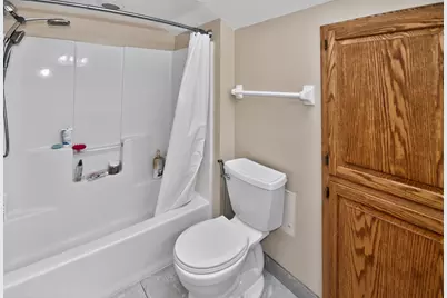 9015 S 84th St, Franklin, WI 53132 - Photo 27