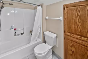 9015 S 84th St, Franklin, WI 53132 - Photo 27