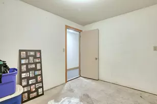 1360 Meadowcreek Dr, Pewaukee, WI 53072 - Photo 23