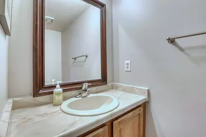1360  Meadowcreek Dr #F, Pewaukee, WI 53072 - Photo 11