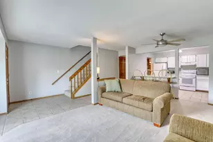 1360 Meadowcreek Dr, Pewaukee, WI 53072 - Photo 3