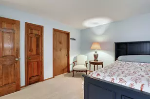 1360 Meadowcreek Dr, Pewaukee, WI 53072 - Photo 13