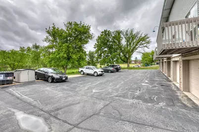 1360  Meadowcreek Dr #F, Pewaukee, WI 53072 - Photo 27