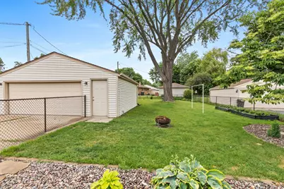 4353 S 61st St, Greenfield, WI 53220 - Photo 21