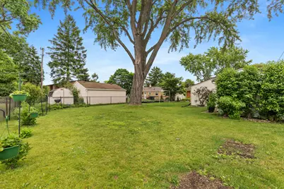 4353 S 61st St, Greenfield, WI 53220 - Photo 23