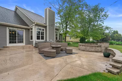 W231N7902  Martin Ct, Sussex, WI 53089 - Photo 5