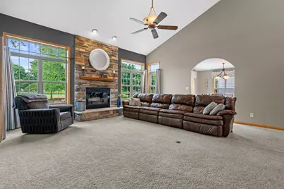 W231N7902  Martin Ct, Sussex, WI 53089 - Photo 11