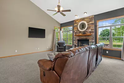 W231N7902  Martin Ct, Sussex, WI 53089 - Photo 13