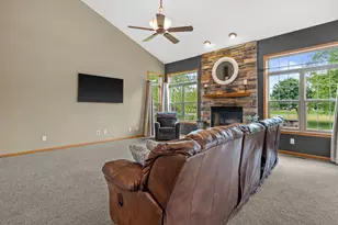 W231N7902 Martin Ct, Sussex, WI 53089 - Photo 13
