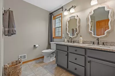 W231N7902  Martin Ct, Sussex, WI 53089 - Photo 19