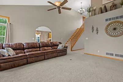 W231N7902  Martin Ct, Sussex, WI 53089 - Photo 15