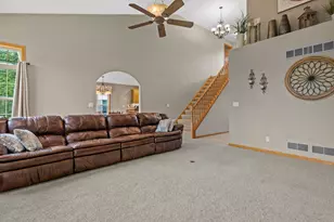 W231N7902 Martin Ct, Sussex, WI 53089 - Photo 15