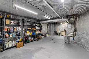 703 N 6th St, Manitowoc, WI 54220 - Photo 55