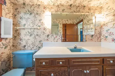 2828 N 122nd St, Wauwatosa, WI 53222 - Photo 33