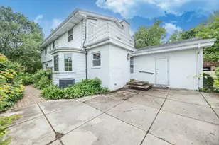 2828 N 122nd St, Wauwatosa, WI 53222 - Photo 39