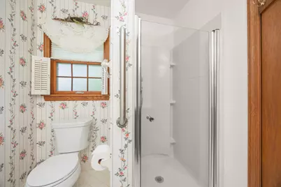 2828 N 122nd St, Wauwatosa, WI 53222 - Photo 25