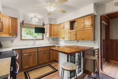 8508  Fox River Rd, Racine, WI 53185 - Photo 9