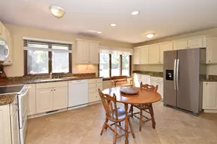 104 Woodfield Ct, Racine, WI 53402 - Photo 9