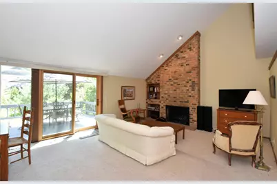104  Woodfield Ct, Racine, WI 53402 - Photo 3