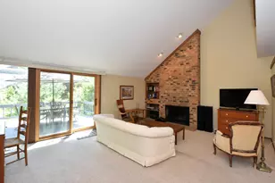 104 Woodfield Ct, Racine, WI 53402 - Photo 3