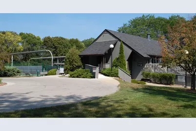104  Woodfield Ct, Racine, WI 53402 - Photo 39