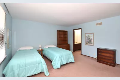 104  Woodfield Ct, Racine, WI 53402 - Photo 23