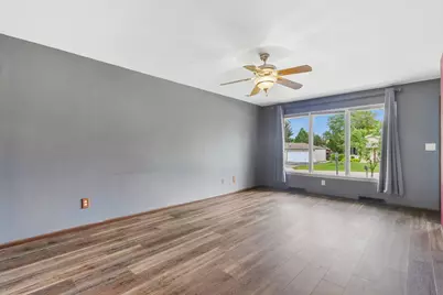 3414  Oakwood Dr, Racine, WI 53406 - Photo 5