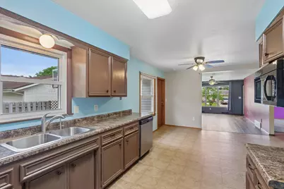 3414  Oakwood Dr, Racine, WI 53406 - Photo 9
