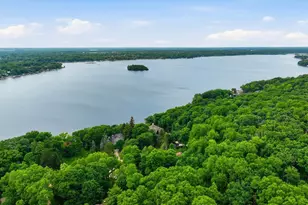 790 Garrison Ct, Delafield, WI 53018 - Photo 3