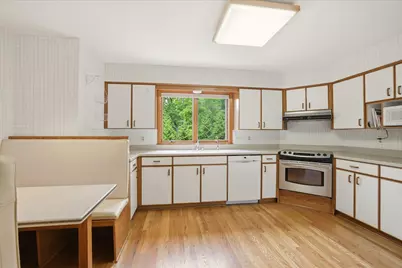 790  Garrison Ct, Delafield, WI 53018 - Photo 11