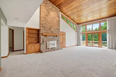 790  Garrison Ct, Delafield, WI 53018 - Photo 5
