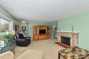 211 E Alta Loma Cir, Thiensville, WI 53092 - Photo 7