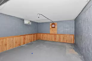 211 E Alta Loma Cir, Thiensville, WI 53092 - Photo 23