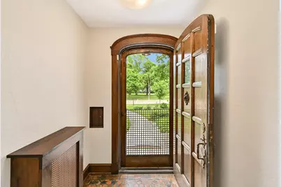 3445 N Lake Dr, Milwaukee, WI 53211 - Photo 3