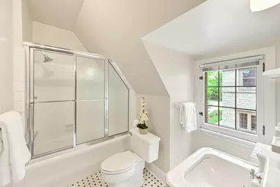 3445 N Lake Dr, Milwaukee, WI 53211 - Photo 33