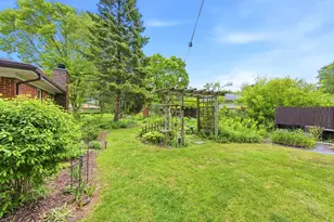 5751 S 22nd St, Milwaukee, WI 53221 - Photo 27