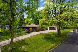 5751 S 22nd St, Milwaukee, WI 53221 - Photo 3